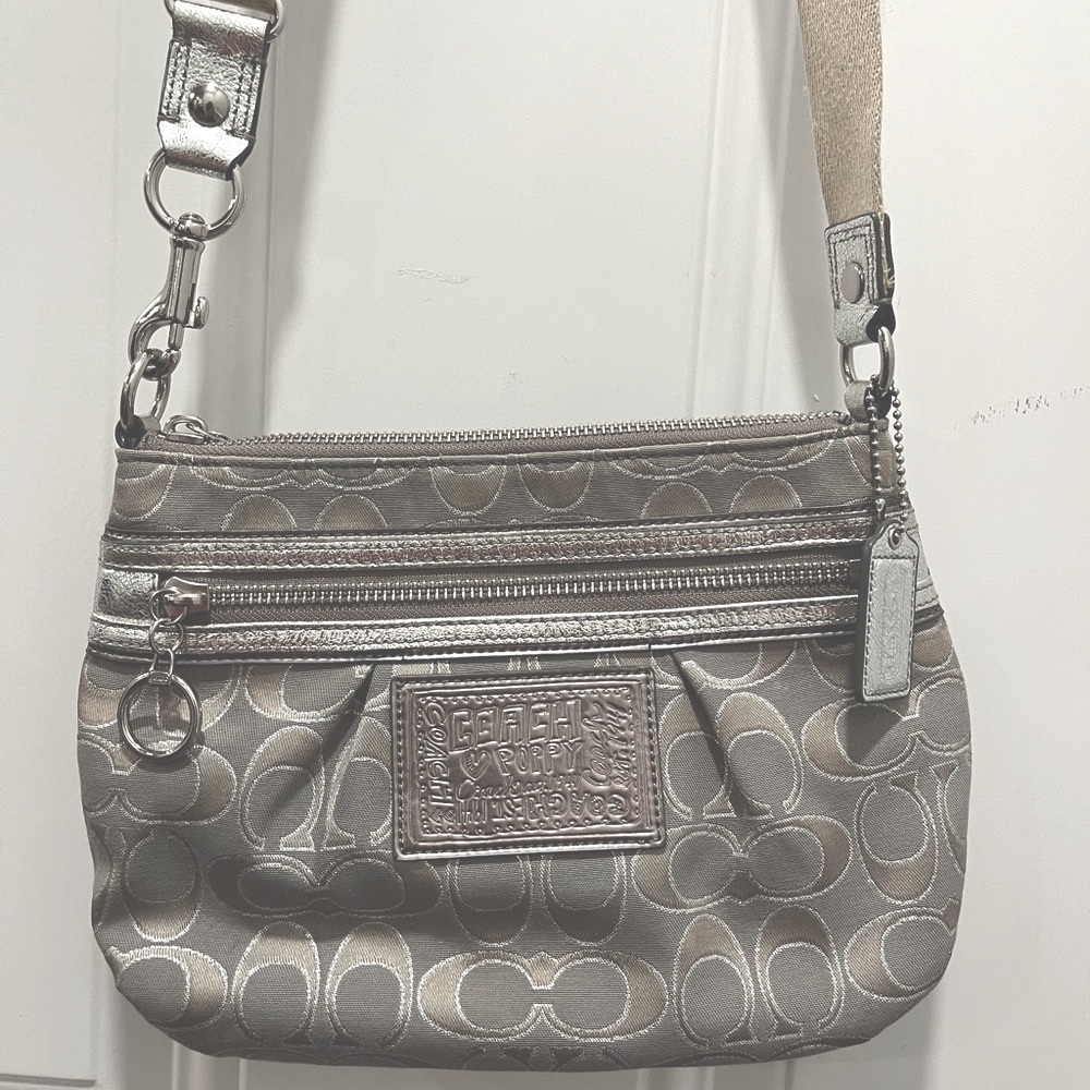 Coach Signature Poppy Purse